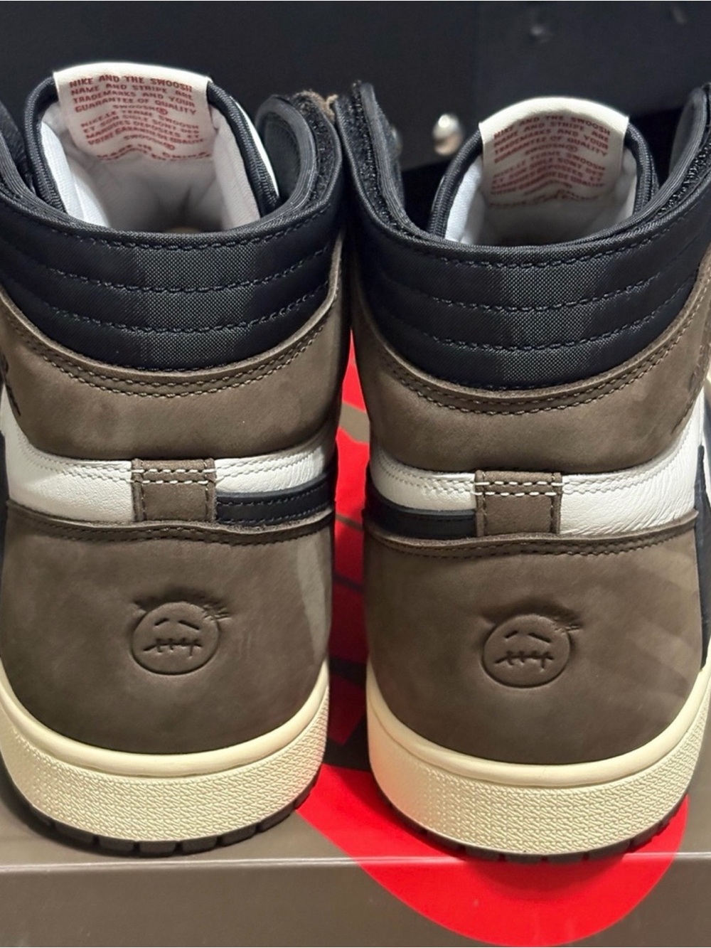 Air Jordan 1 High OG SP - Travis Scott “Mocha” ☕️ - Picture 3 of 10